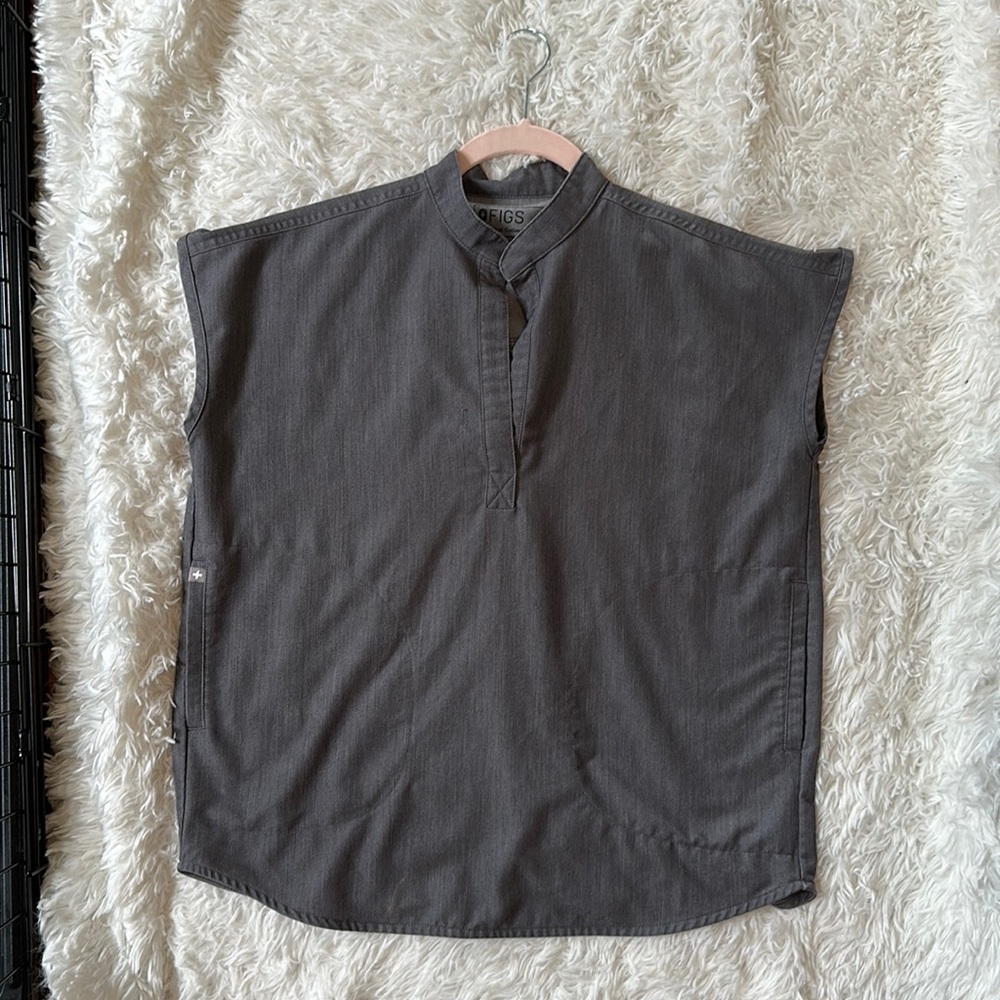 FIGS scrub top